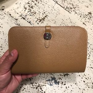 Tan Wallet
